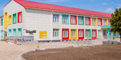 В школе на Днепропетровщине возводят современный спорткомплекс: фото