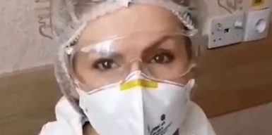 Медик коронавирусной больницы из Днепра обратилась к жителям (видео)