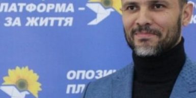 Депутату Днепропетровского областного совета, который вывесил российский флаг, посоветовали сложить мандат