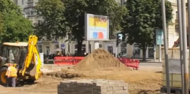 В центре Днепра ремонтируют перекресток: видео