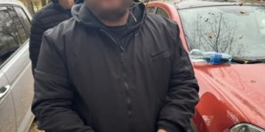 Селищний голова організував розкрадання 1,5 млн грн бюджетних коштів, а потім намагався втекти за кордон