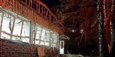 Троє людей загинули, щонайменше восьмеро дістали поранень: росіяни вдарили безпілотником по Синельниковому