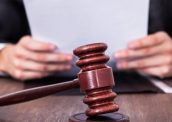 Ексголова суду на Київщині допомагав оформлювати квартири померлих на фіктивних спадкоємців