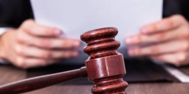 Чиновниця ОВА пропонувала судді «вирішити питання» щодо чоловіка, який не з’явився у ТЦК