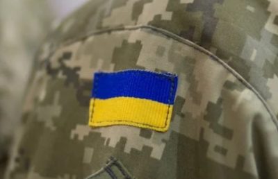 В Одесі ТЦК виламали двері автівки, щоб дістати чоловіка