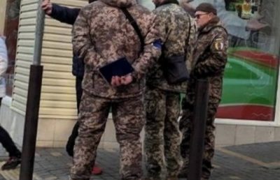 У Дніпропетровській області чоловік з ножем напав на працівника ТЦК