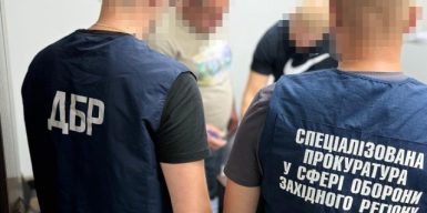 На Прикарпатті п’яний офіцер ТЦК побив підлеглого солдата: потерпілому знадобилася операція