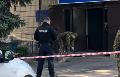 У Миколаєві на Львівщині пролунав вибух біля ТЦК: поранено офіцера, підозрюваних затримали