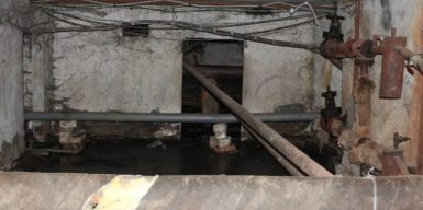 Жители Тополя-3 утопают в фекалиях: фото