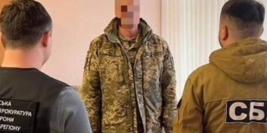 У Чернігові затримали очільника ВЛК, який за хабарі “списував” чоловіків з військового обліку