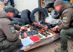 Військовослужбовці та волонтери у складі злочинної групи торгували наркотиками та зброєю