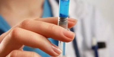 Коронавирус в Днепре: как вакцинируют врачей в больнице Мечникова (видео)