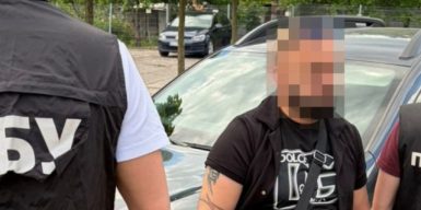 У Львові затримали громадянина Вірменії, який оформлював виїзд чоловіків за кордон під виглядом артистів