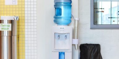 В школах Днепра появилась бесплатная вода: видео