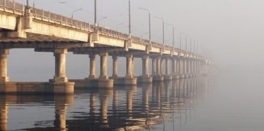 Кто и за сколько ремонтирует мосты Днепра