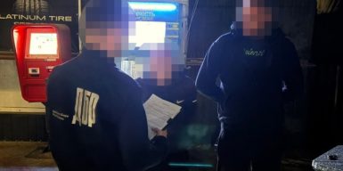 Нацгвардієць із спільником планували заробляти на незаконному переправленні чоловіків до Словаччини