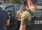 У Києві затримали адвокатку, яка підбурювала свого клієнта надати 30 тисяч доларів слідчому поліції