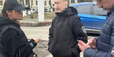 У Дніпрі затримали колишню військову лікарку, яка продавала фальшиві медичні висновки про непридатність до служби