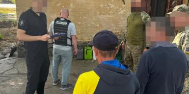 Група військовослужбовців розкрадала та збувала пальне військової частини на Київщині