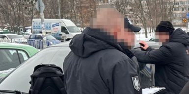 Обіцяв переведення з фронту в тил за хабар: ДБР затримало старшого офіцера прикордонної служби