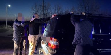 “Евакуація” з вишколу за гроші: на Рівненщині заблокували канал незаконного вивезення військових із полігону