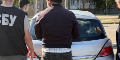 Мешканець Миколаєва продавав автомобілі, ввезені як гуманітарна допомога