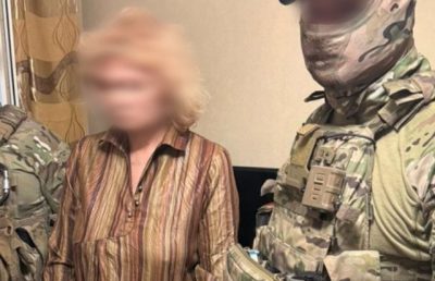 Наводила ракети та дрони на оборонні заводи й волонтерські центри Дніпра та області: СБУ затримала російську агентку