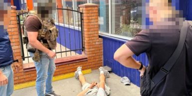 Обіцяв “посаду” в СБУ за $3000: в Олександрії затримали 25-річного чоловіка