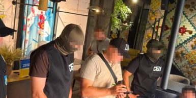 У Києві затримали адвоката-шахрая, який вимагав 14 тисяч доларів за “безкоштовне” рішення суду