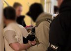 Посадовець Держмитслужби вимагав 25 тисяч доларів за місце в митниці з відстрочкою та вступ до вишу