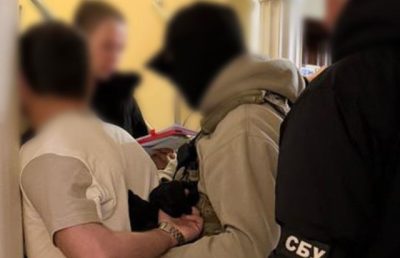 Посадовець Держмитслужби вимагав 25 тис доларів за місце в митниці з відстрочкою та вступ до вишу