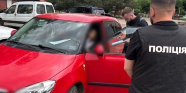 Держвиконавиця за $3000 хабаря “списала” 650 тисяч гривень боргу з аліментів
