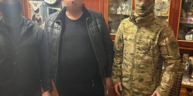 Готували замовні вбивства командирів та волонтерів: у Києві викрили агентурну мережу воєнної розвідки РФ