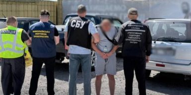 Завозив як авто гуманітарку для ЗСУ, а продавав через інтернет: на Миколаївщині затримали організатора схеми