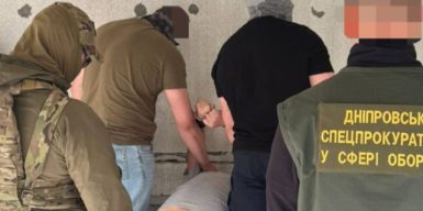 У Дніпрі затримали посадовця ТЦК, який вимагав у ветерана війни хабар за виключення з військового обліку
