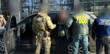 На Закарпатті злочинна група намагалась підкупити прикордонника для переправлення “ухилянтів”