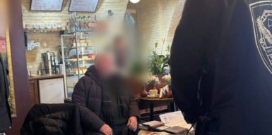 У Києві затримали депутата з Почаєва за схему з бронюванням та зняттям із розшуку