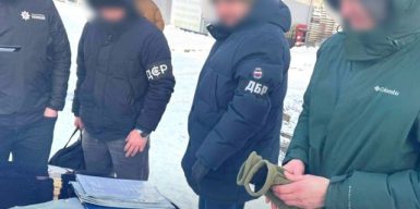 Керівник районного ТЦК вимагав хабар за зняття з розшуку