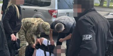 Військовий із спільником організували незаконне переправлення чоловіків через держкордон за 50 тисяч доларів