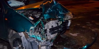 В Днепре столкнулись два автомобиля — пострадали водители