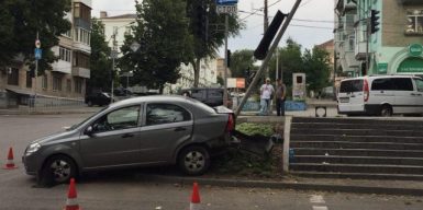 В Днепре в ДТП пострадали женщина-водитель и пассажирка