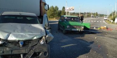 В Днепре на Полтавском шоссе произошло ДТП: фото