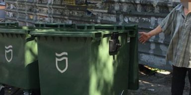 В Днепре поймали вора, раскурочившего 15 новеньких мусорных баков