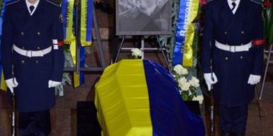 Керівники держави попрощалися з представниками МВС, які загинули в Броварах