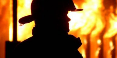 В Днепре из горящей квартиры пожарные спасли мужчину