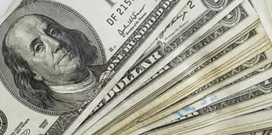 Купував техніку за фальшиві долари: у Києві БЕБ викрило шахрая