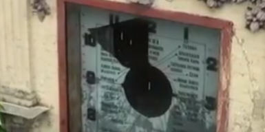 В Днепре отремонтируют старинные часы на фасадах: видео