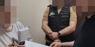Ексчиновницю Держпродспоживслужби підозрюють у незаконній передачі майна в приватні руки
