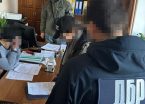 Суддя з Житомирщини “злила” закриту інформацію з розслідування родичу, який вимагав гроші з військовозобов’язаних