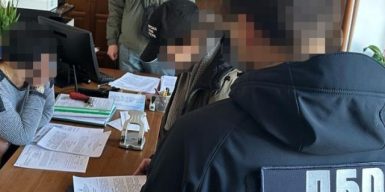 Суддя з Житомирщини “злила” закриту інформацію з розслідування родичу, який вимагав гроші з військовозобов’язаних